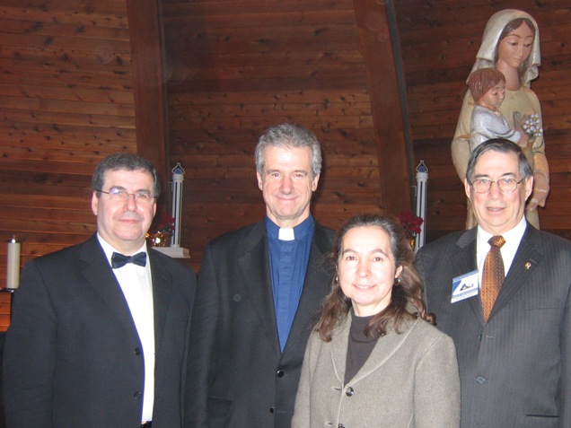Gilbert Patenaude, directeur mudical ; Christian L�pine, cur� ; Fran�oise Chantal, pr�sident du CA PCMR ; Gilles Melan�on, pr�sident des f�tes du Cinquanti�me